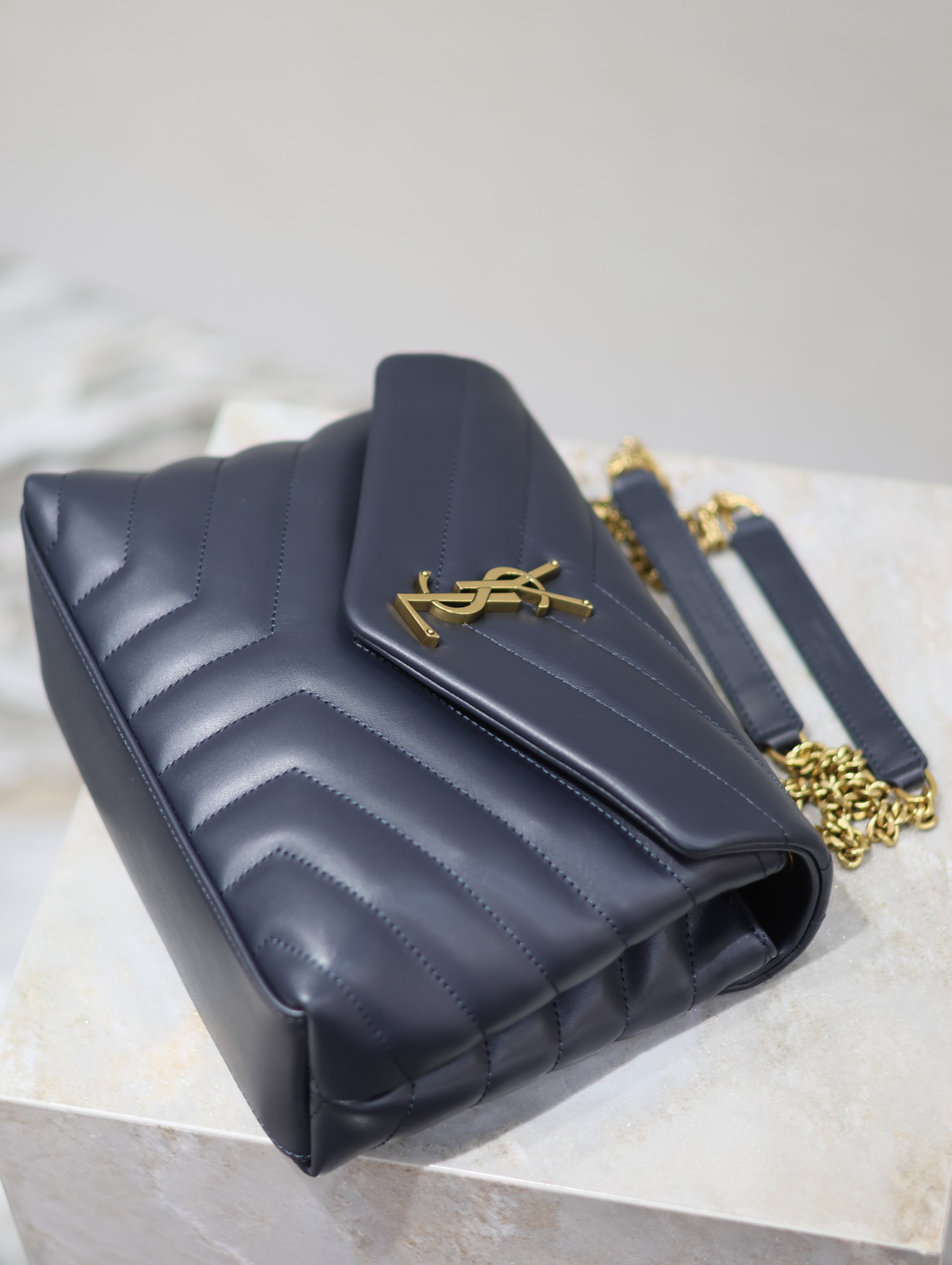 2026サンローラン「SAINT LAURENT LOULOU スモール チェーンショルダーバッグ