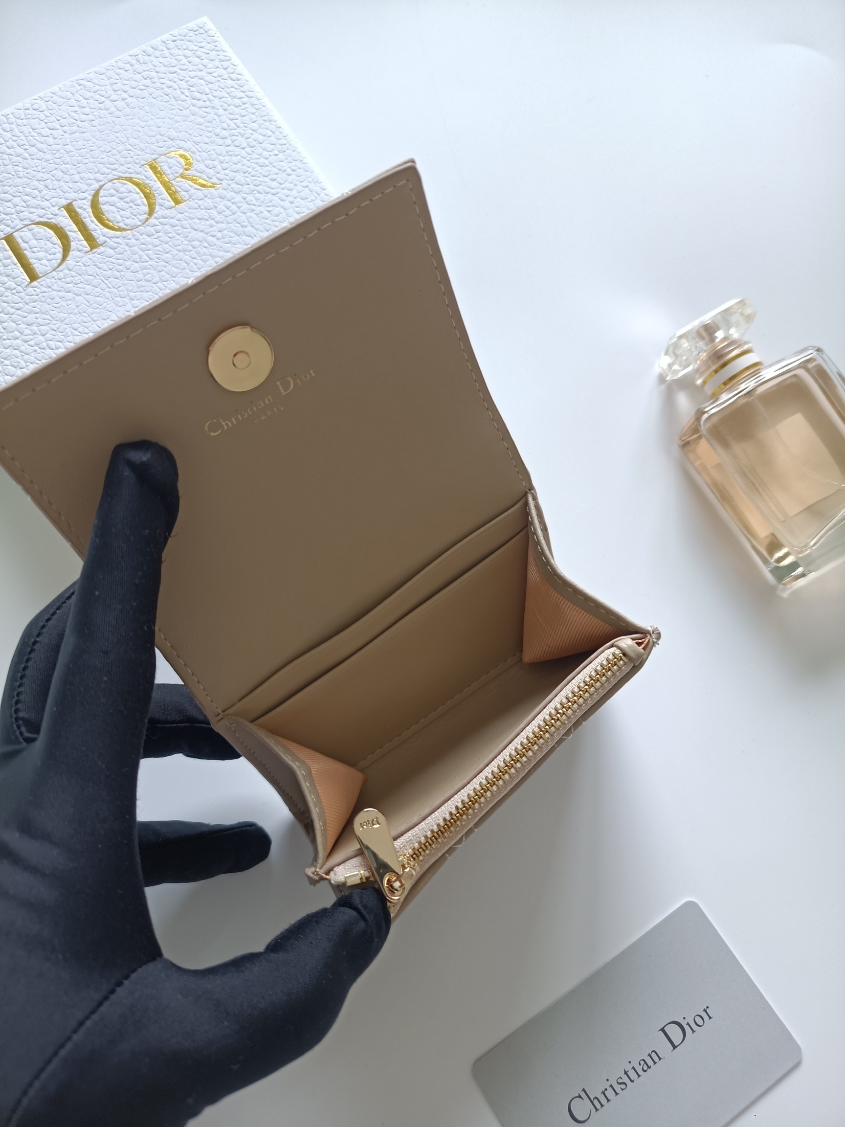 ディオール「Dior」ディオール 30 モンテーニュ グリシン ウォレット / コンパクトウォレット