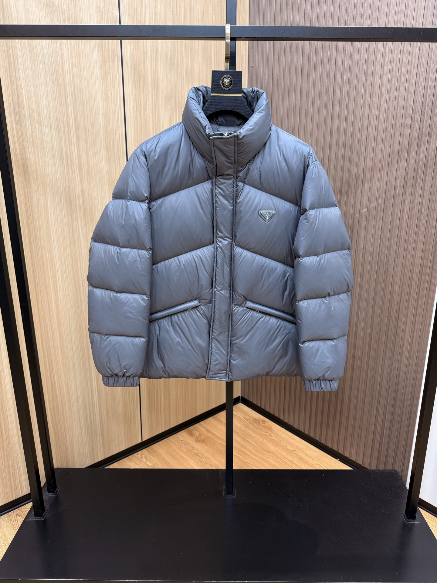 プラダ「Prada」秋冬ファッションスタンドカラーダウンジャケット