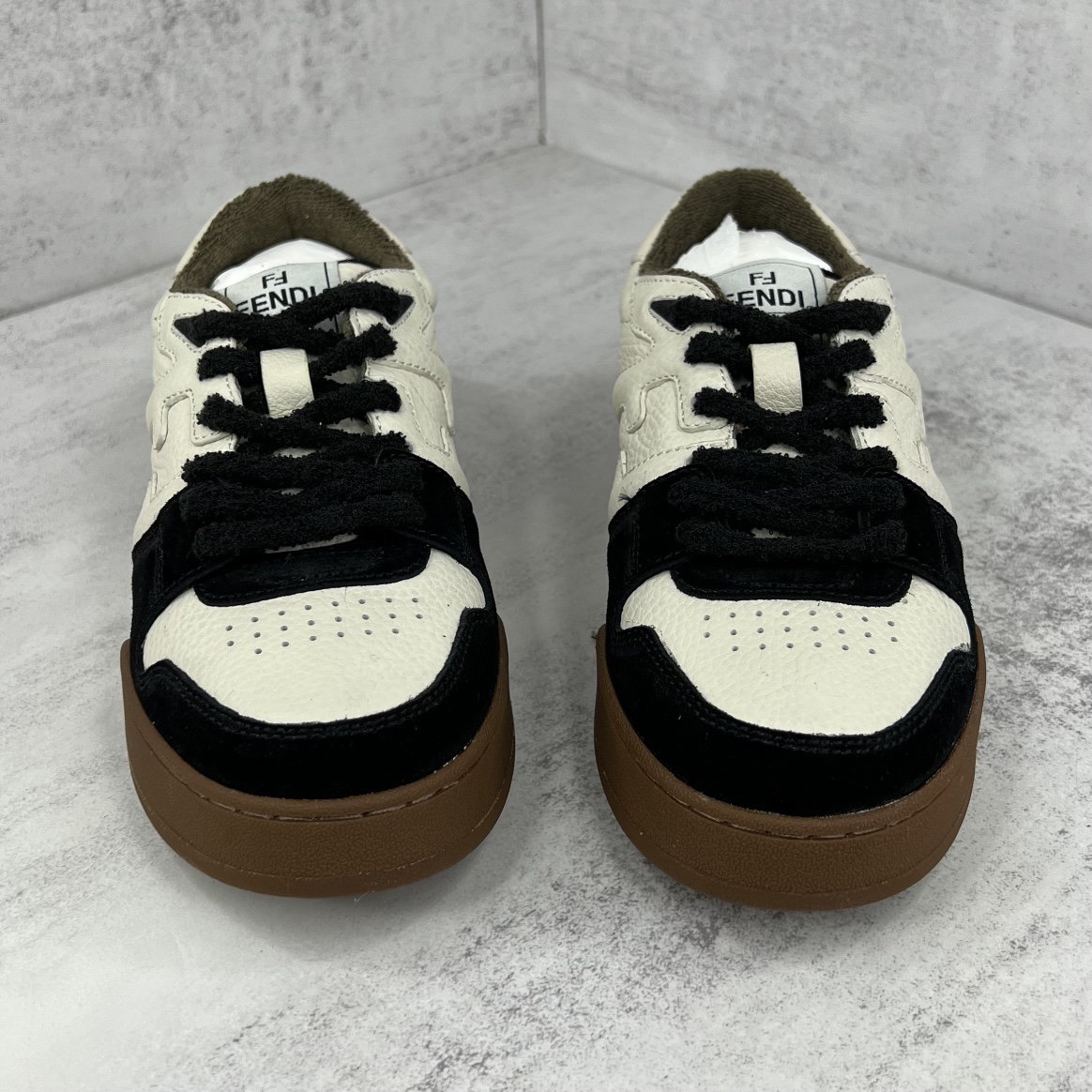 フェンディ「Fendi」フェンディ マッチ スニーカー / ユニセックスレザースニーカー
