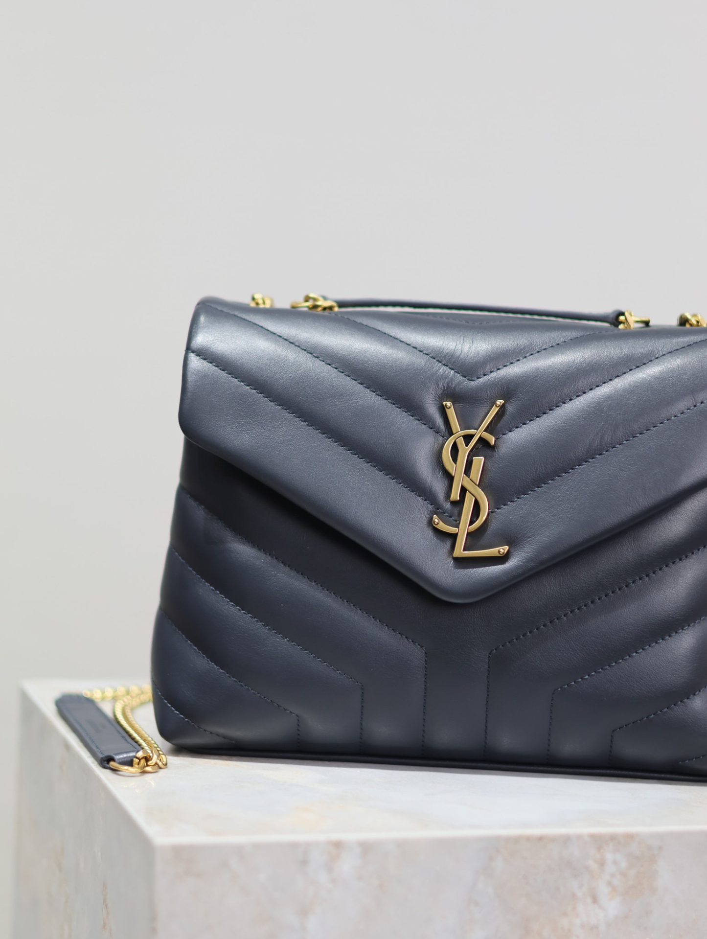 2026サンローラン「SAINT LAURENT LOULOU スモール チェーンショルダーバッグ