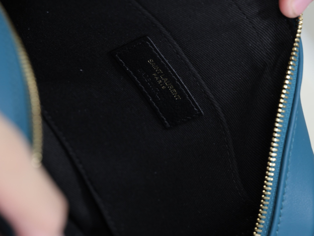 2026サンローラン「Saint Laurent LOU カメラバッグ