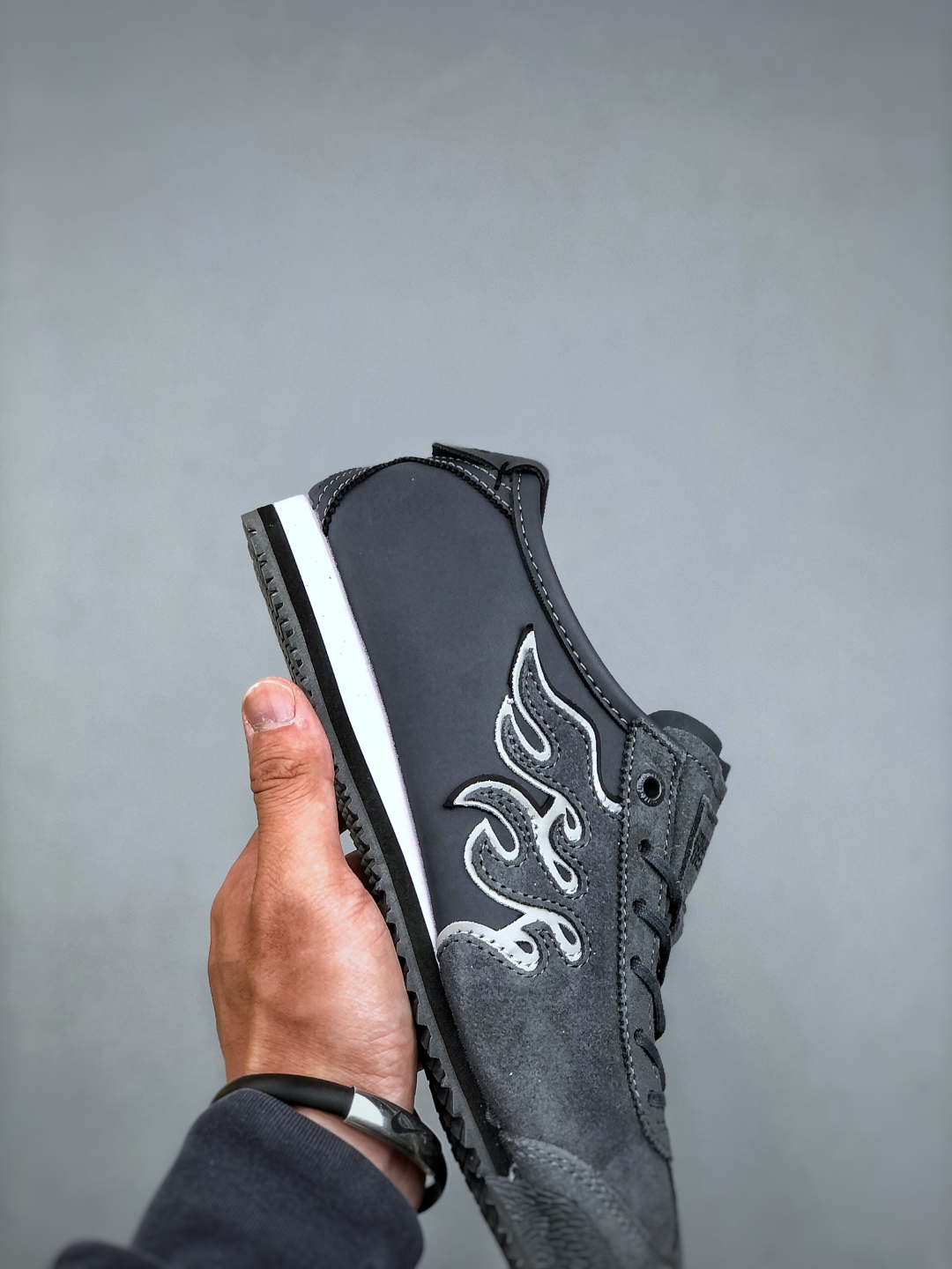 オニツカタイガー「Onitsuka Tiger」MEXICO 66 スリッポン スニーカー