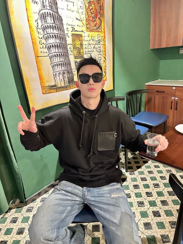 【ワンフォーワン】ロエベ Loewe Anagram フード付きスウェット-isetant