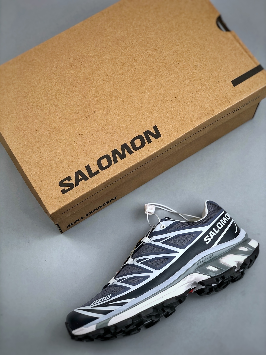 サロモン「SALOMON」XT-6 ユニセックス スポーツスタイルシューズ