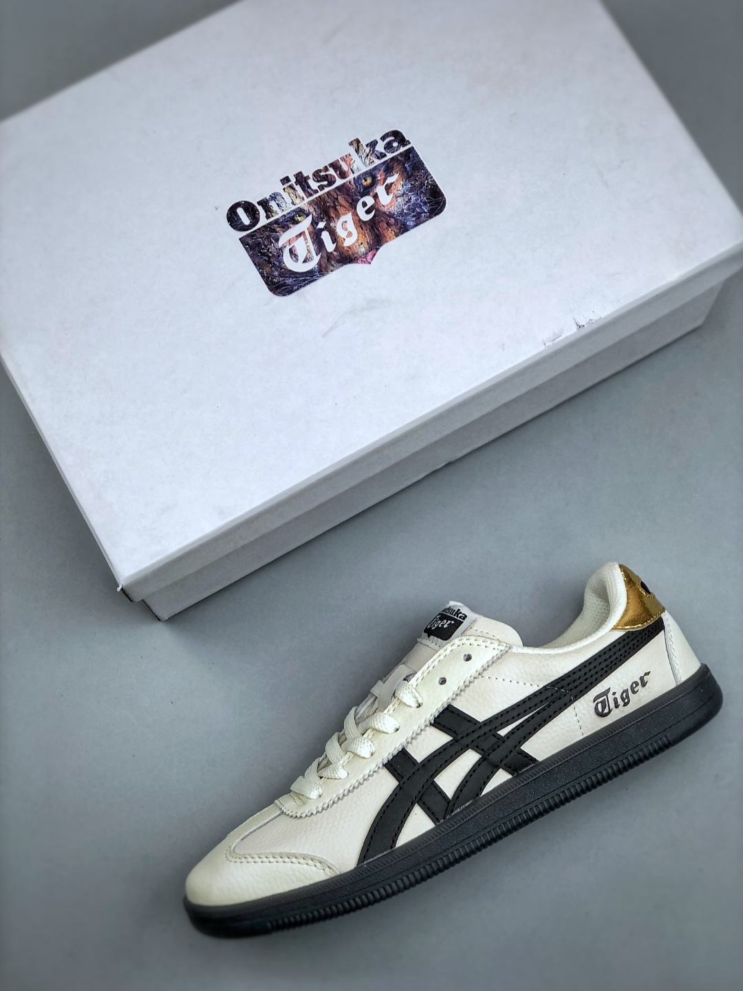 オニツカタイガー「Onitsuka Tiger」MEXICO 66 スリッポン スニーカー
