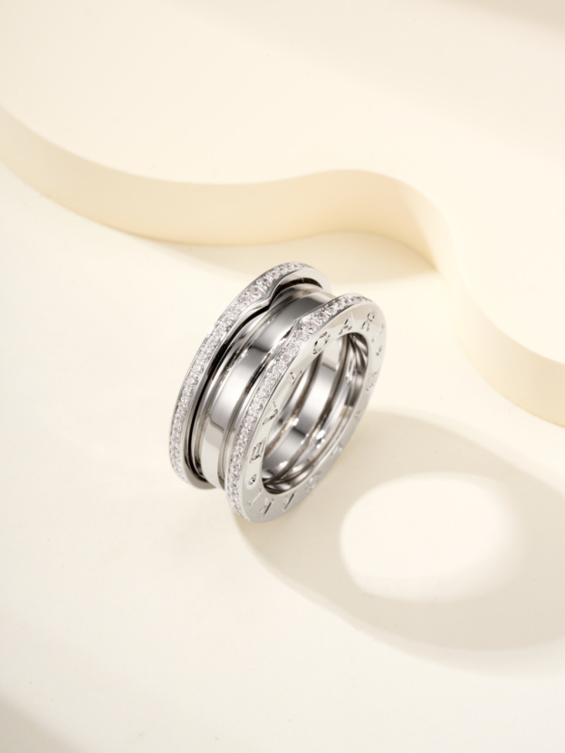 ブルガリ「Bvlgari」エレガントなリングコレクション