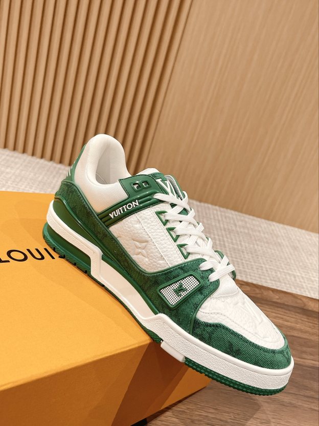 「コラボモデル」Louis Vuitton x Trainerスニーカー