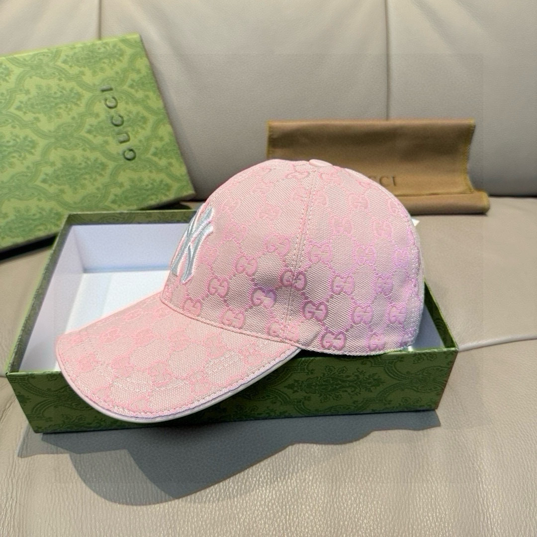 グッチ「Gucci」GGモノグラム ベースボールキャップ