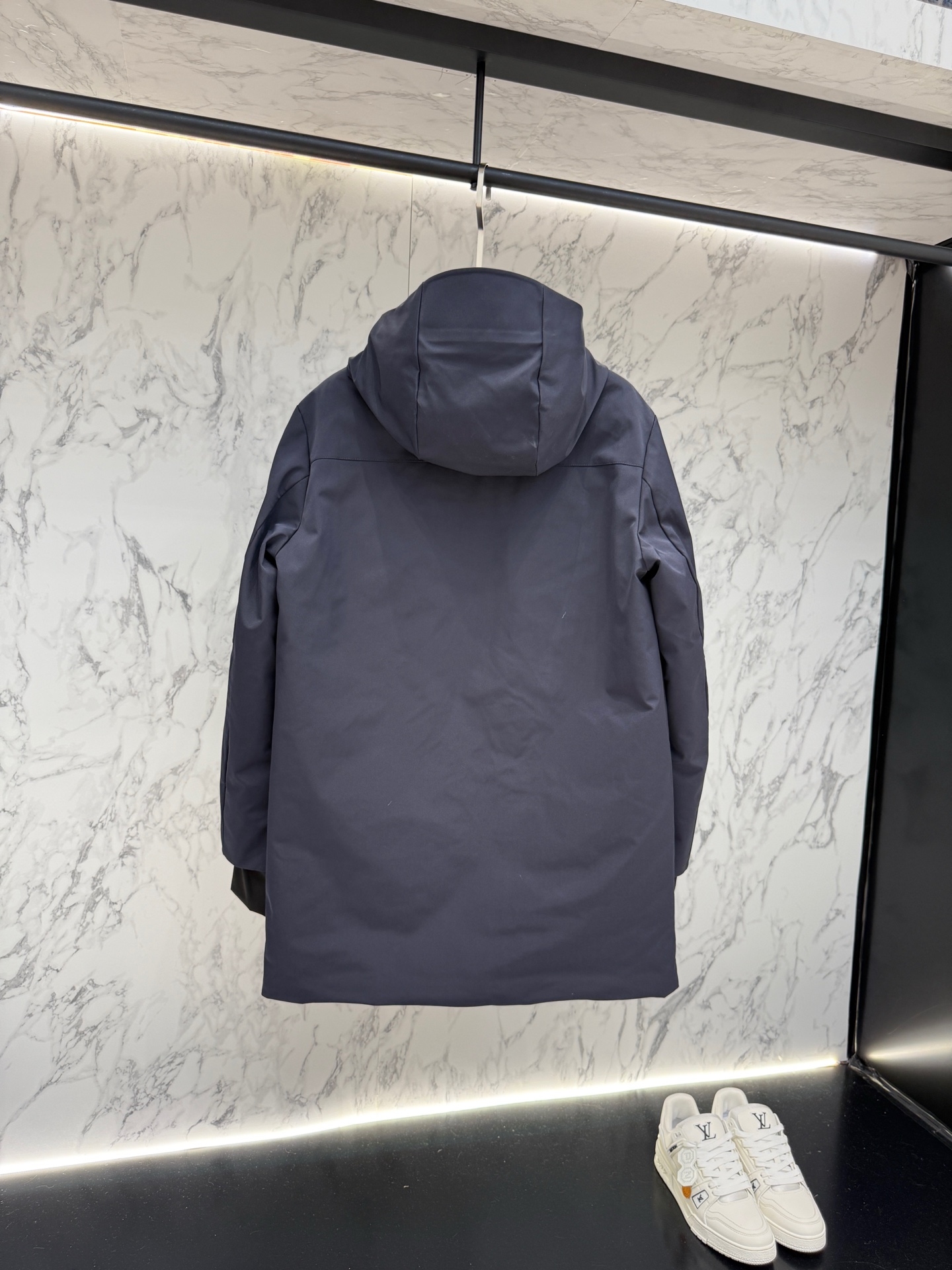 バーバリー「Burberry」秋冬ミドル丈フード付きダウンジャケット