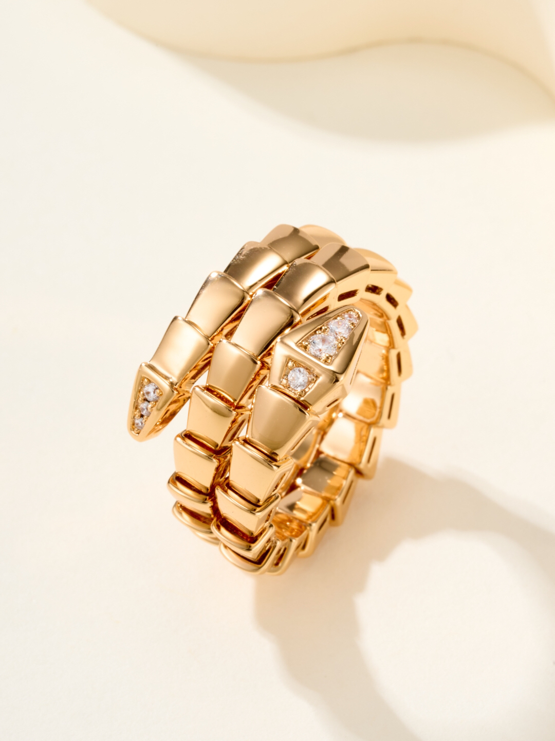 ブルガリ「Bvlgari」エレガントなリングコレクション