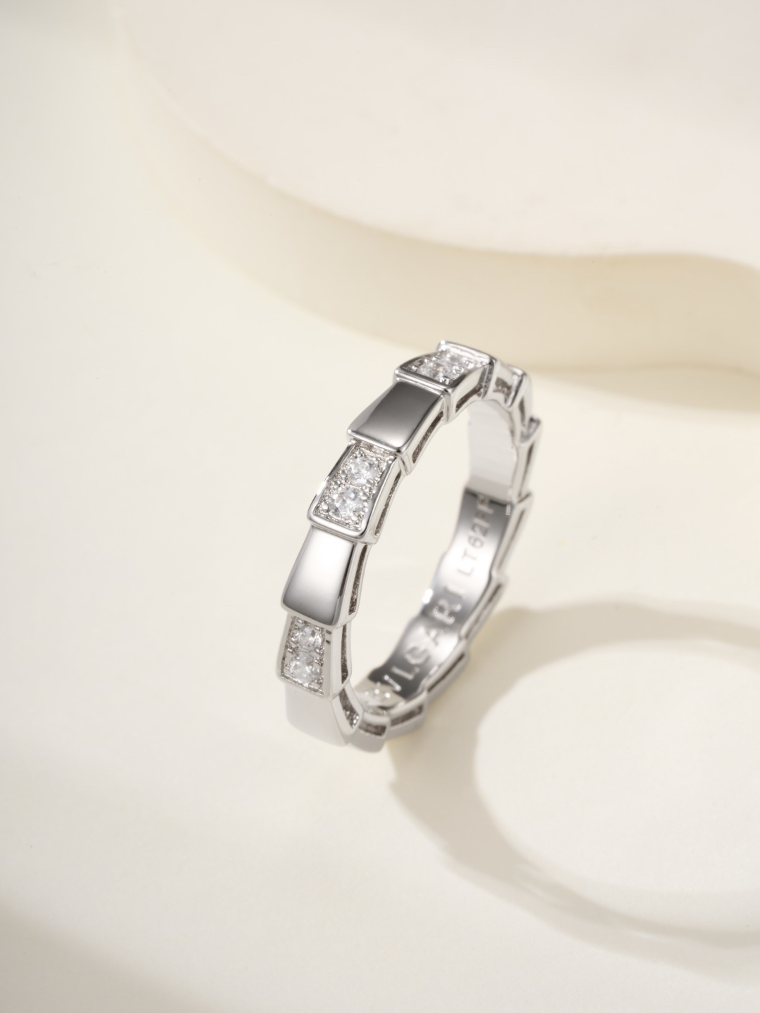 ブルガリ「Bvlgari」エレガントなリングコレクション