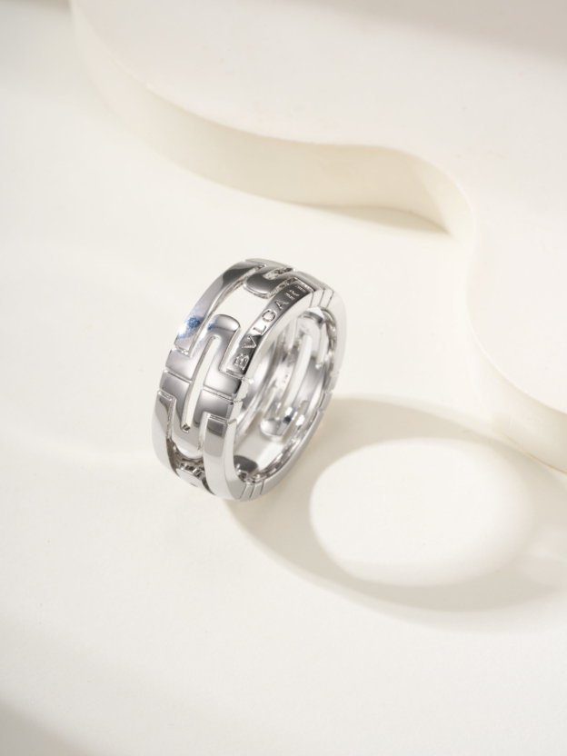 ブルガリ「Bvlgari」エレガントなリングコレクション