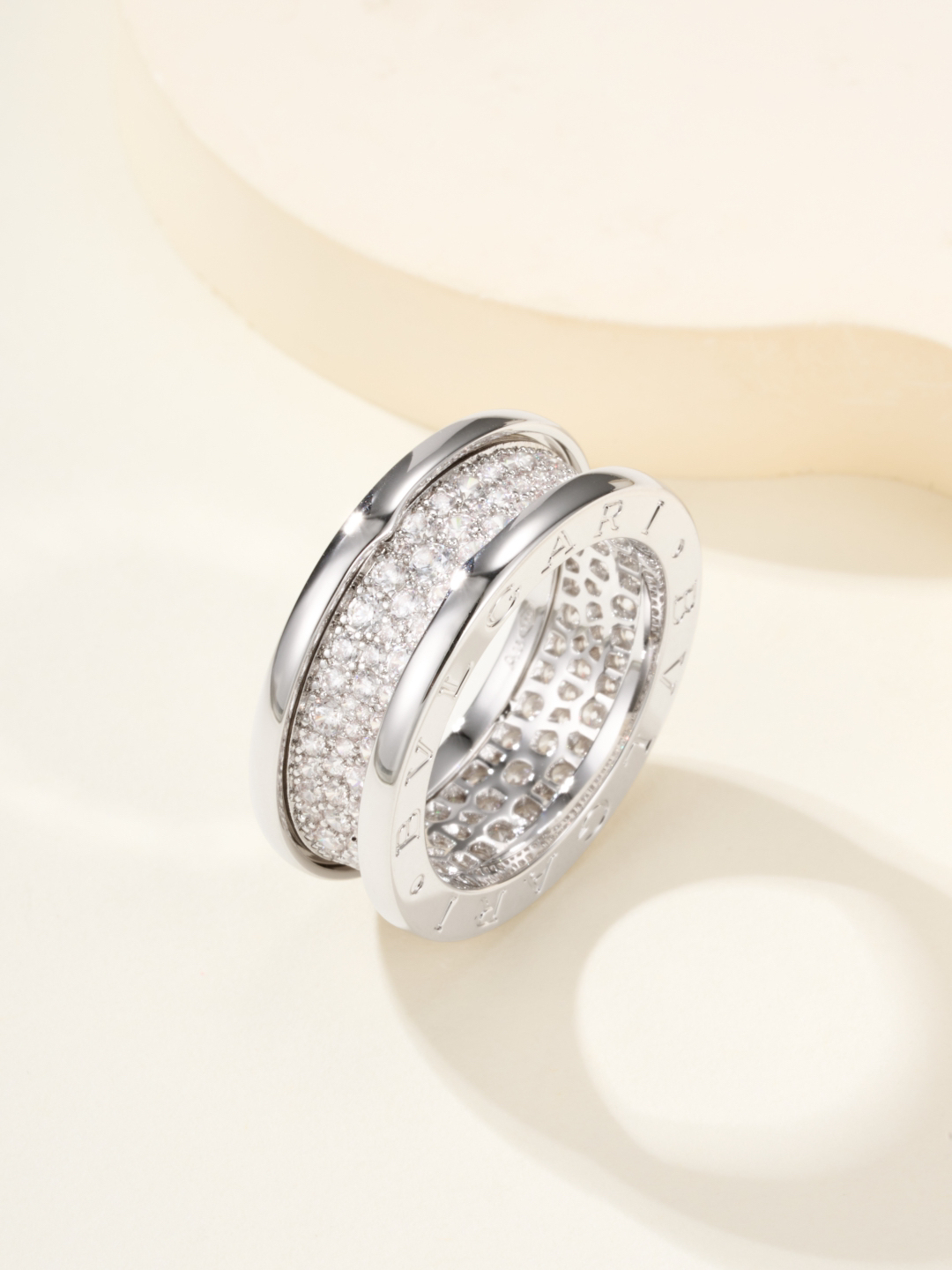 ブルガリ「Bvlgari」エレガントなリングコレクション