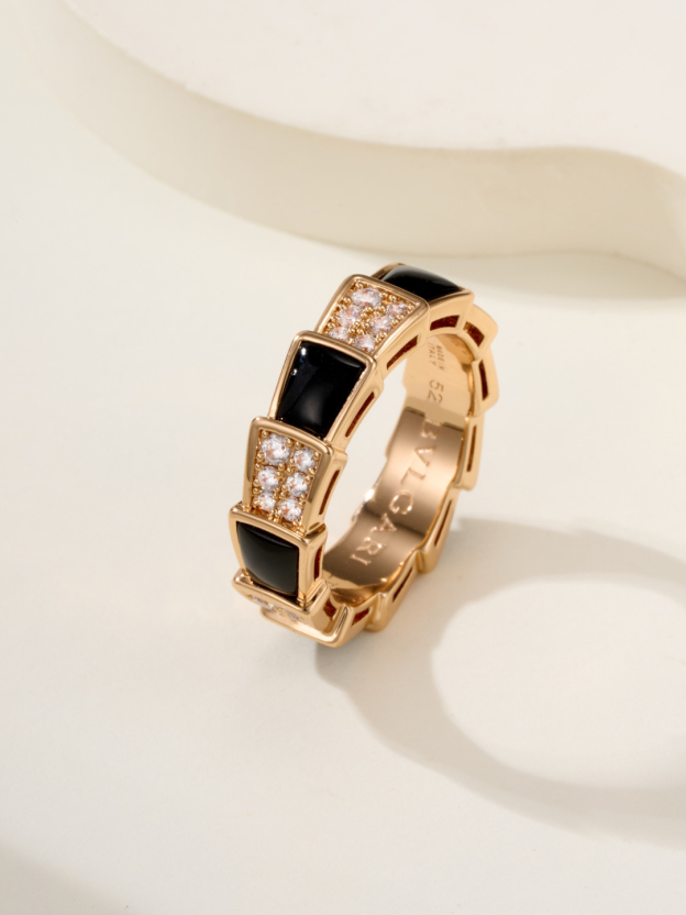 ブルガリ「Bvlgari」Gelati エレガントなリングコレクション