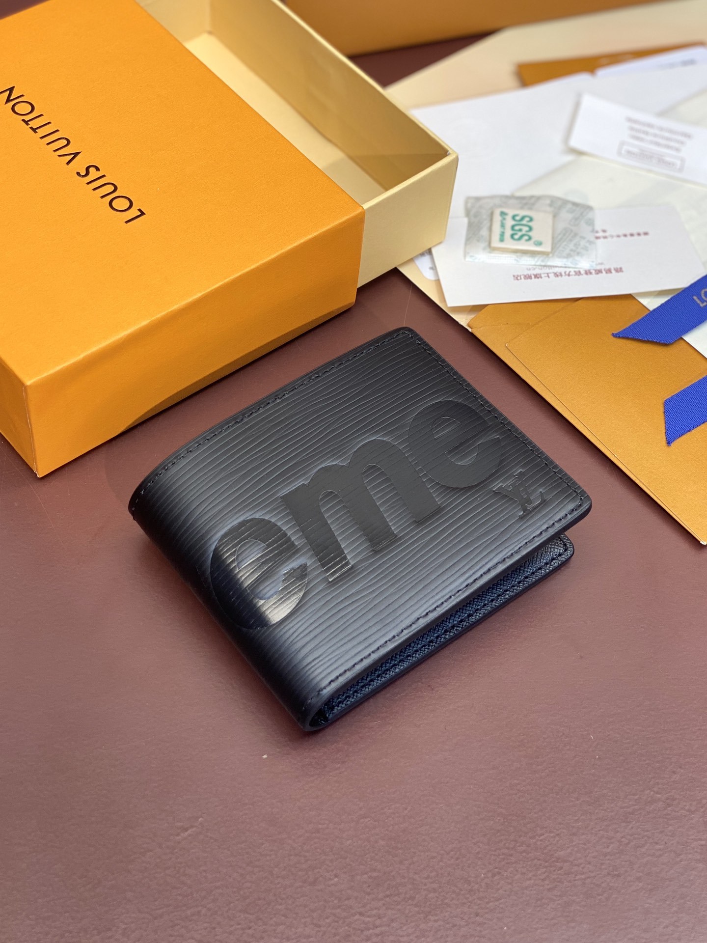 ルイ・ヴィトン「Louis Vuitton」LV x Supreme コラボ ポルトフォイユ･ミュルティプル