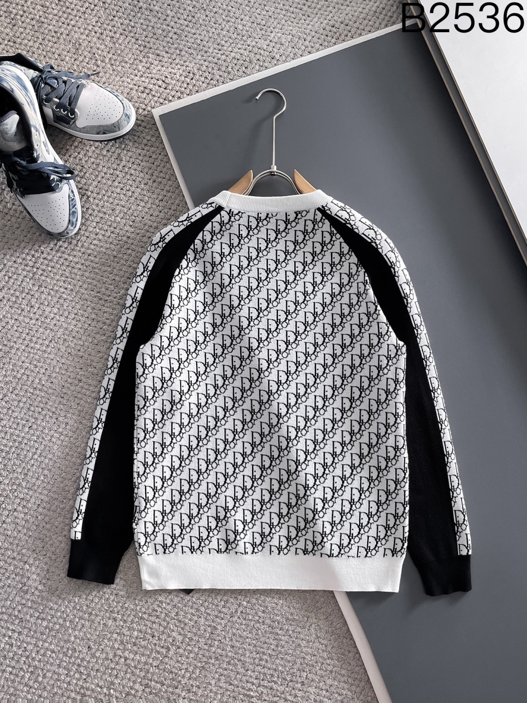 ディオール「Dior」秋冬新作ニットクルーネックセーター