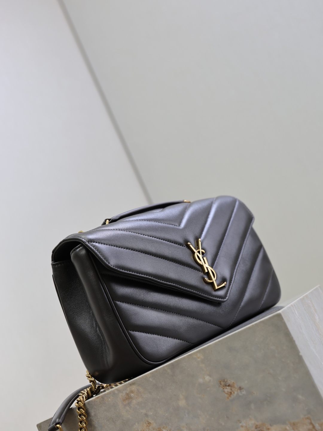 2026サンローラン「Saint Laurent LOULOU ミディアム マトラッセラムスキン ショルダーバッグ