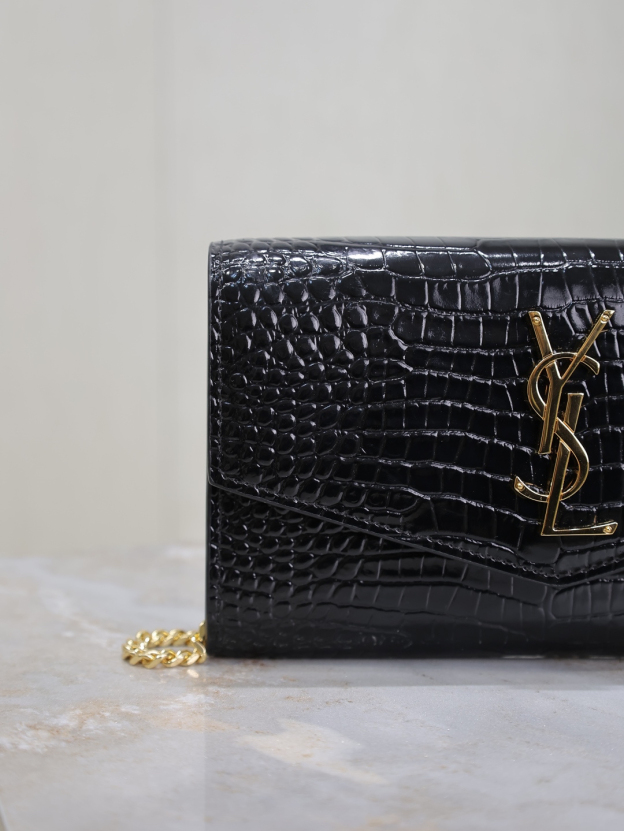 2026サンローラン「Saint Laurent UPTOWN チェーンウォレット