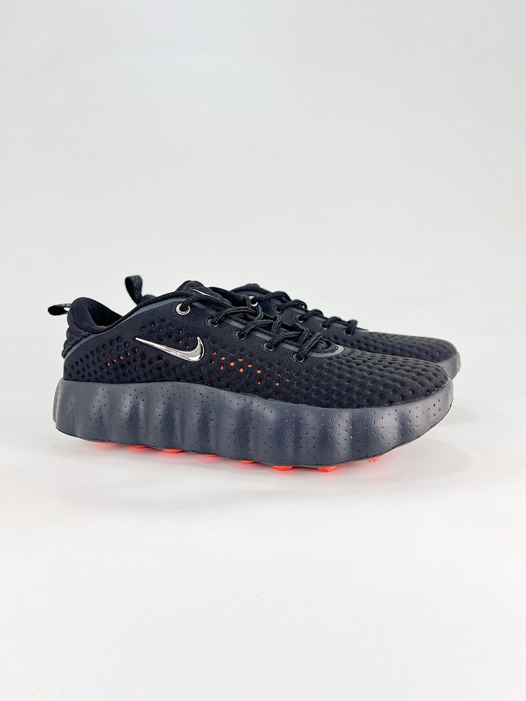 「NIKE」Mind 002 ブラックテクノロジー 素足感覚トレーニングシューズ