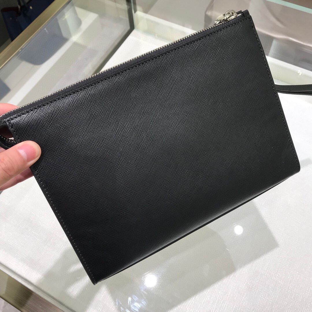 プラダ「Prada」メンズクラッチバッグ 2NE007 レザーアクセサリー