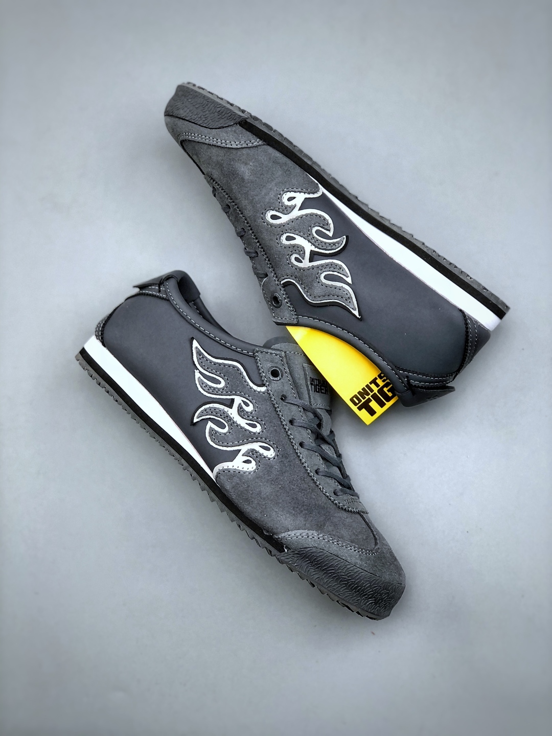 オニツカタイガー「Onitsuka Tiger」MEXICO 66 スリッポン スニーカー