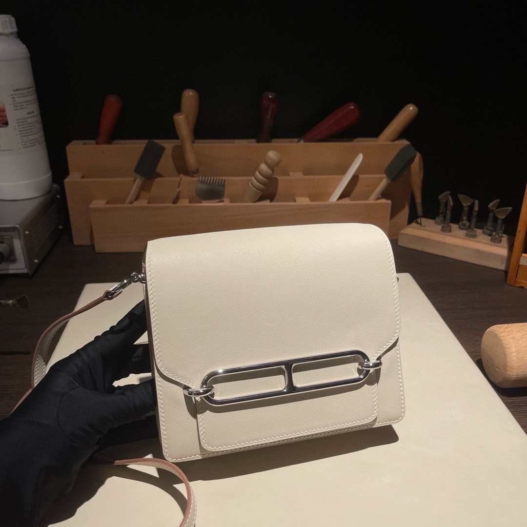 エルメス「Hermès」ルリス 19 ショルダーバッグ「Roulis Bag」-isetant