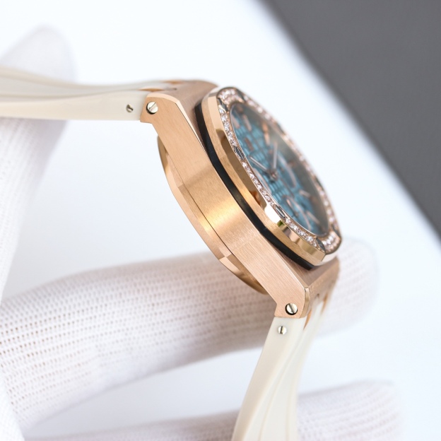 オーデマ ピゲ「Audemars Piguet」ロイヤルオーク オフショア レディ クロノグラフ 37mm