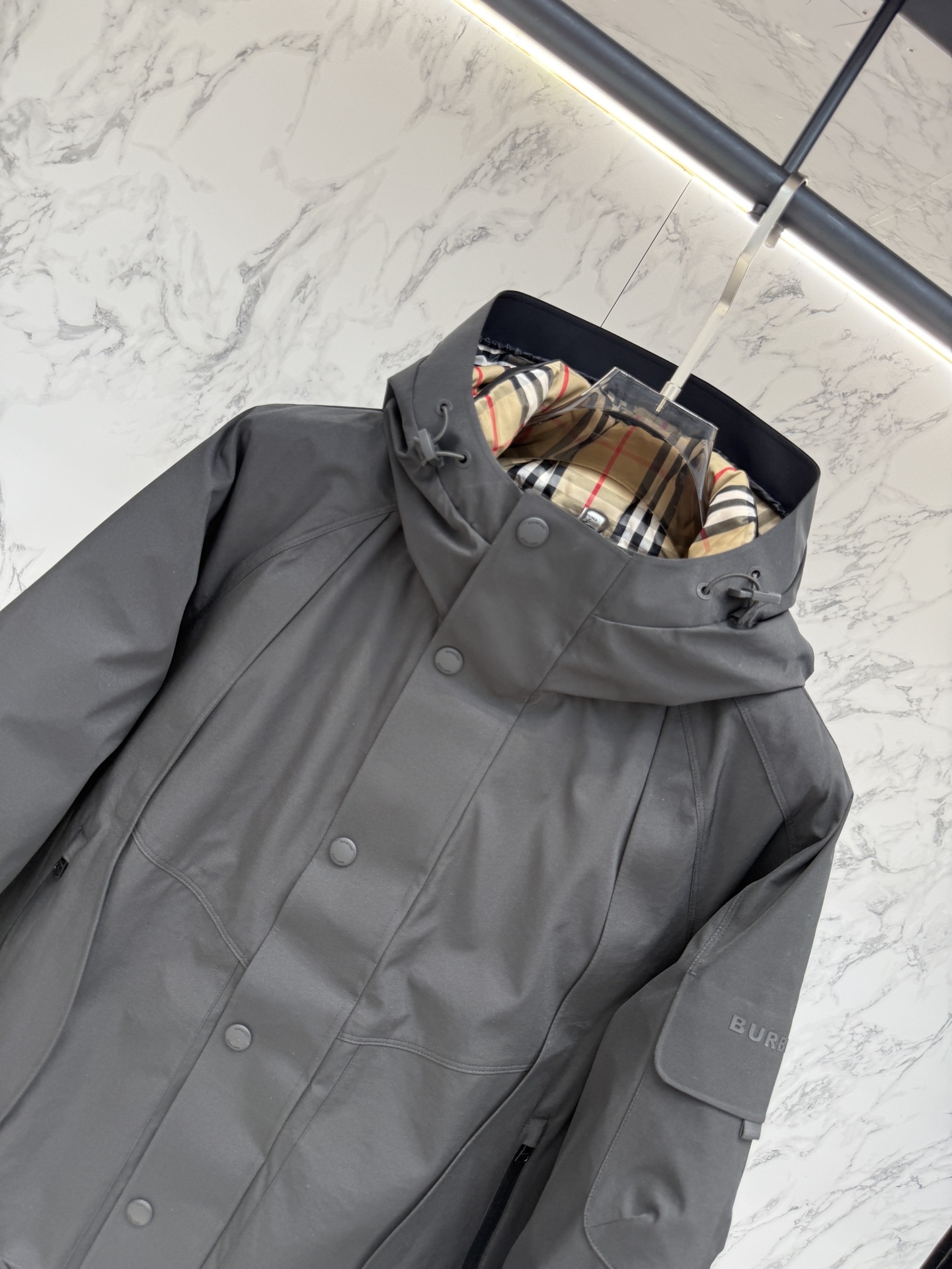 バーバリー「Burberry」スタイリッシュな保温ダウンフード