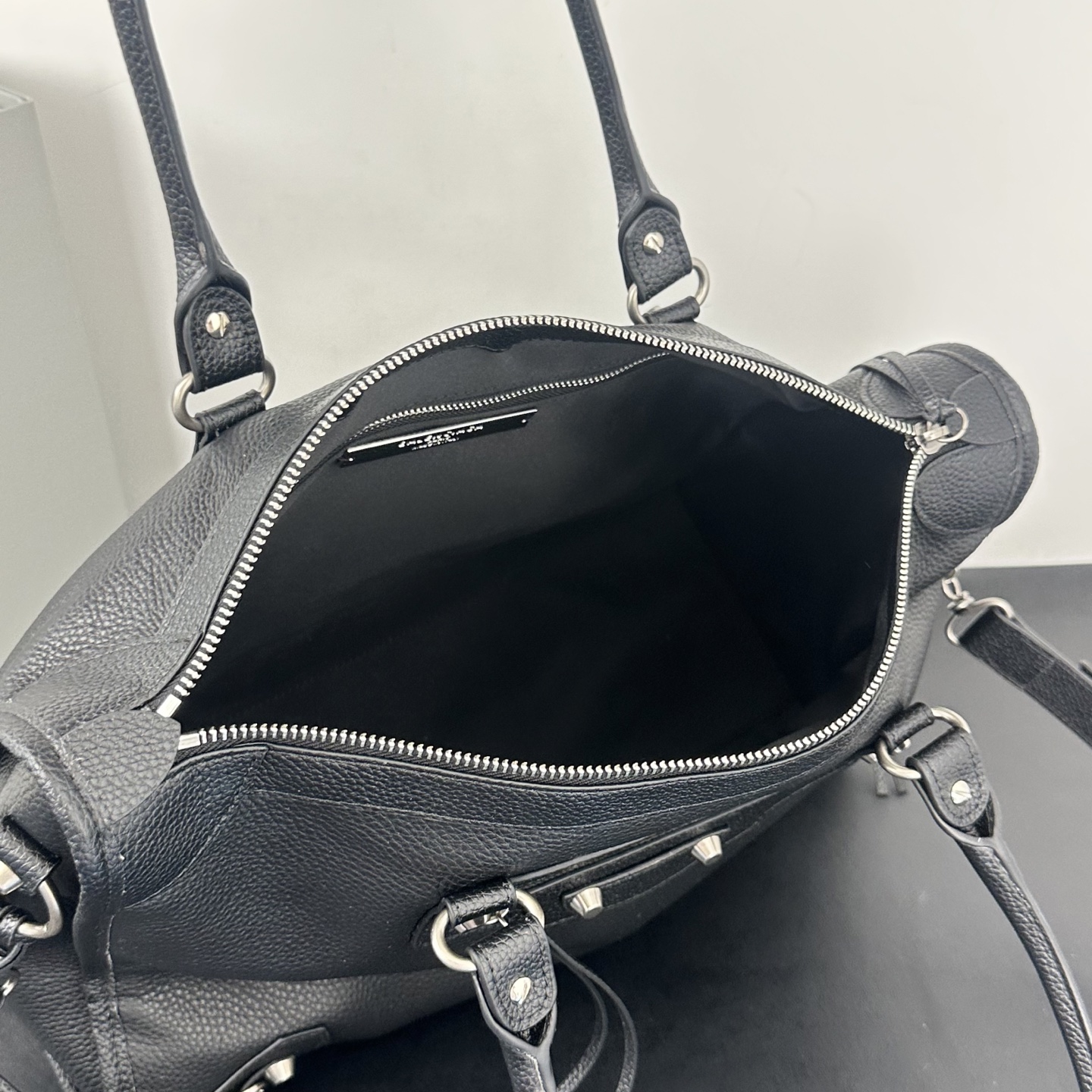 バレンシアガ「Balenciaga」バレンシアガ ル・シティ / ショルダーバッグ
