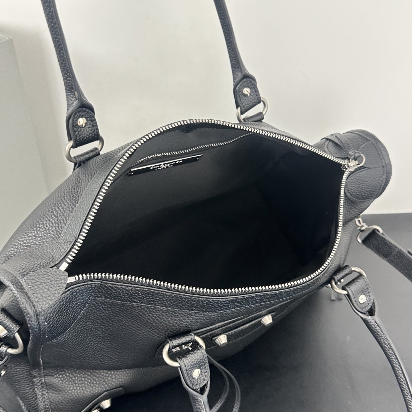 バレンシアガ「Balenciaga」バレンシアガ ル・シティ / ショルダーバッグ