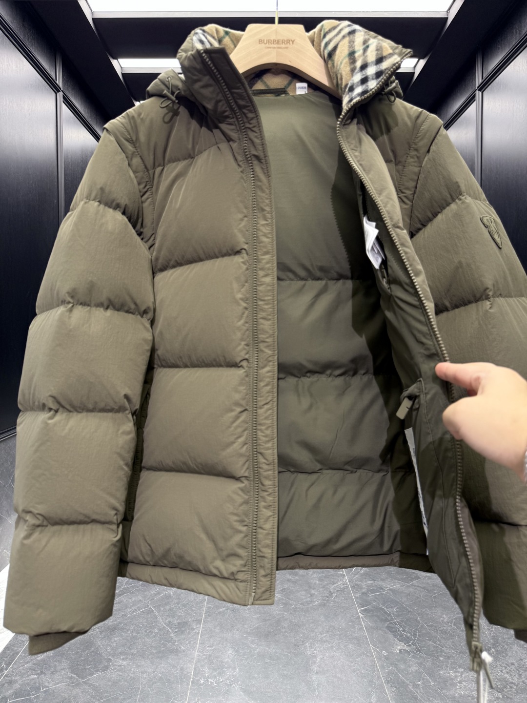 バーバリー「Burberry」秋冬着脱式袖＆フード付きダウンジャケット【超おすすめ】