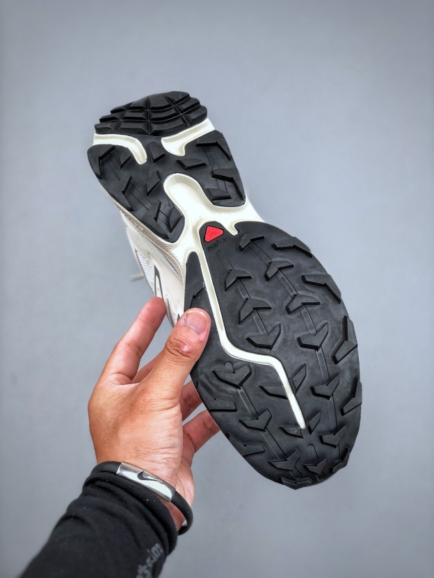 サロモン「SALOMON」XT-6 Expanse トレイルランニングシューズ