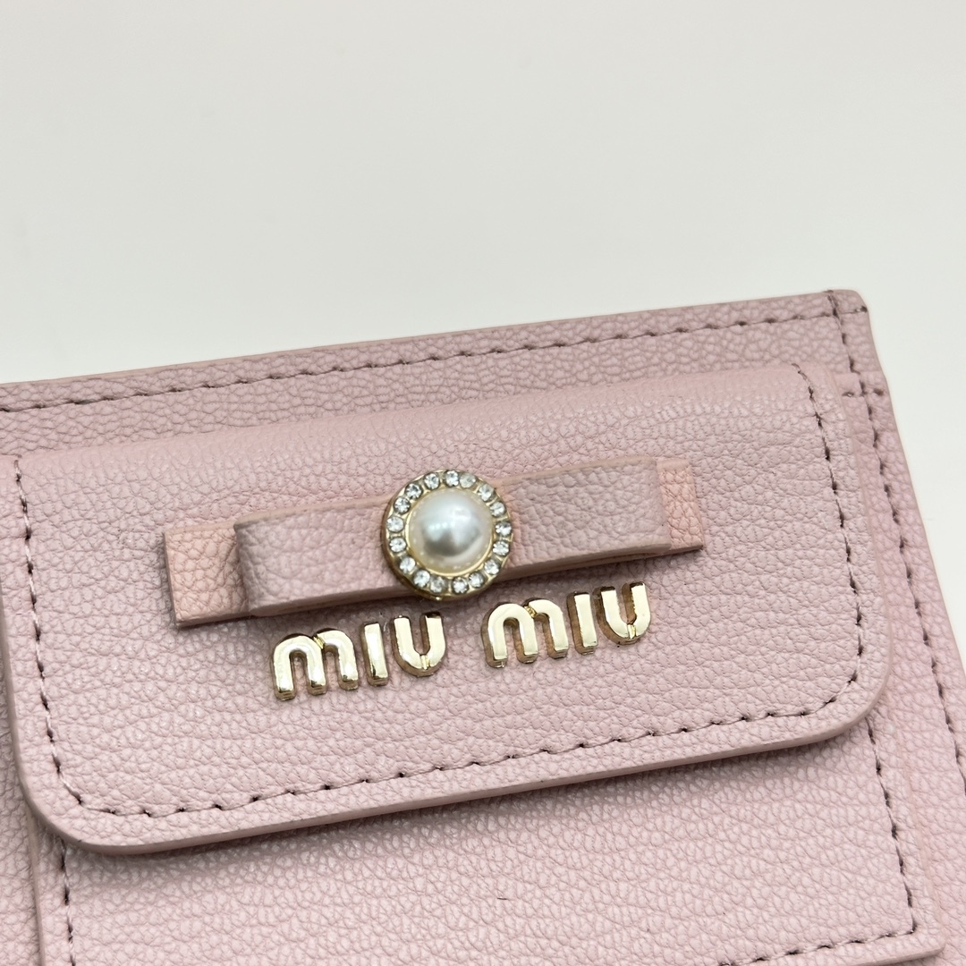 ミュウミュウ「Miu Miu」ミュウミュウ カーフスキン マルチウォレット 5237 / コンパクトウォレット
