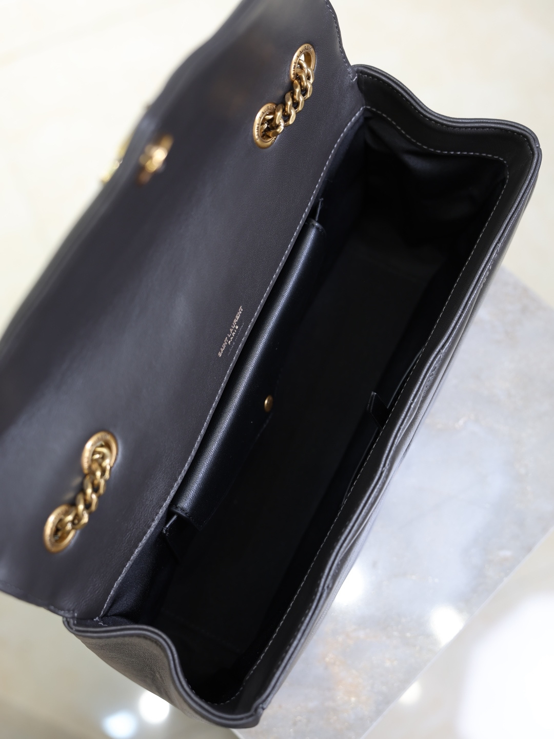 2026サンローラン「Saint Laurent LOULOU ミディアム マトラッセラムスキン ショルダーバッグ