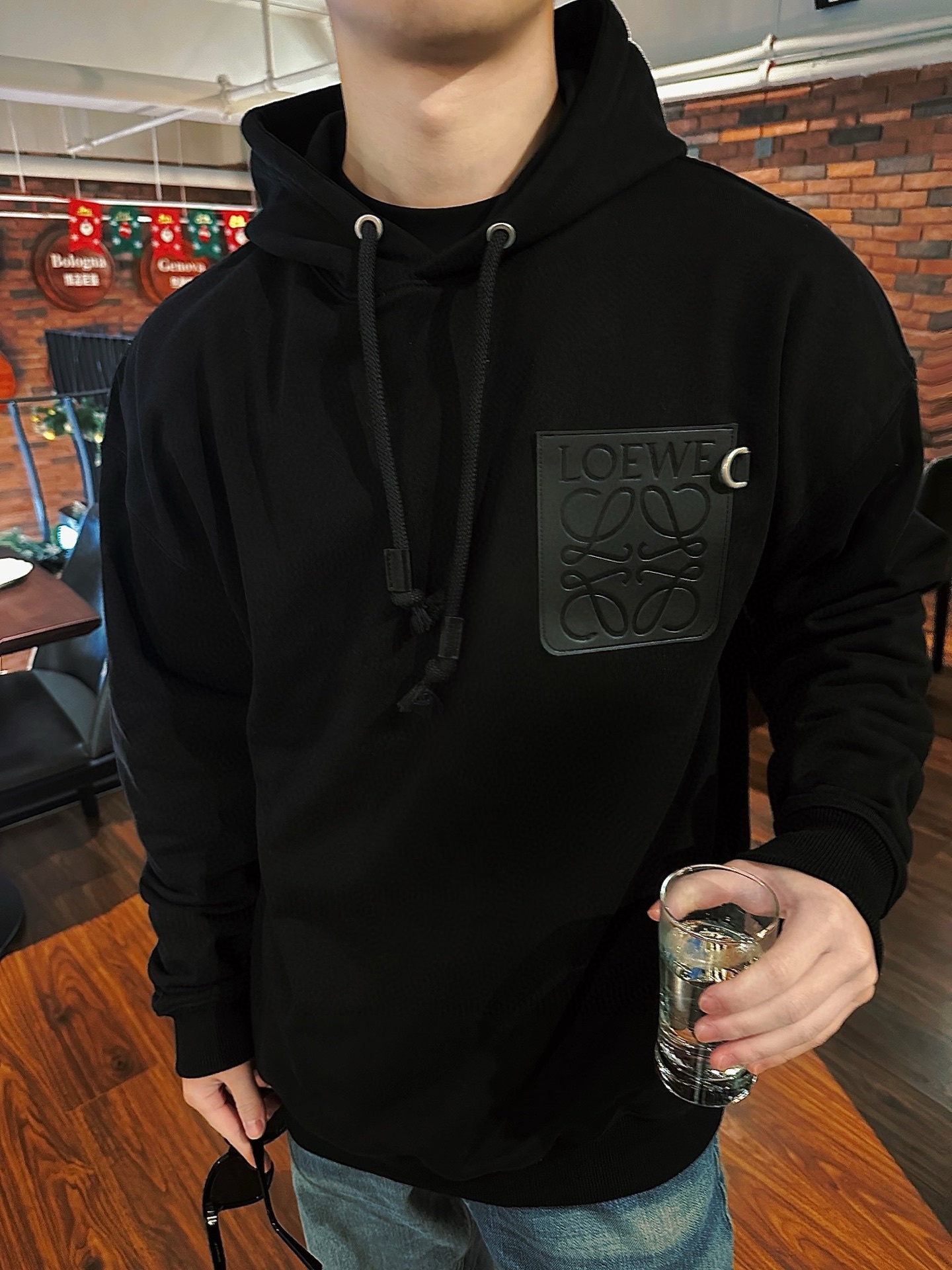 【ワンフォーワン】ロエベ Loewe Anagram フード付きスウェット-isetant