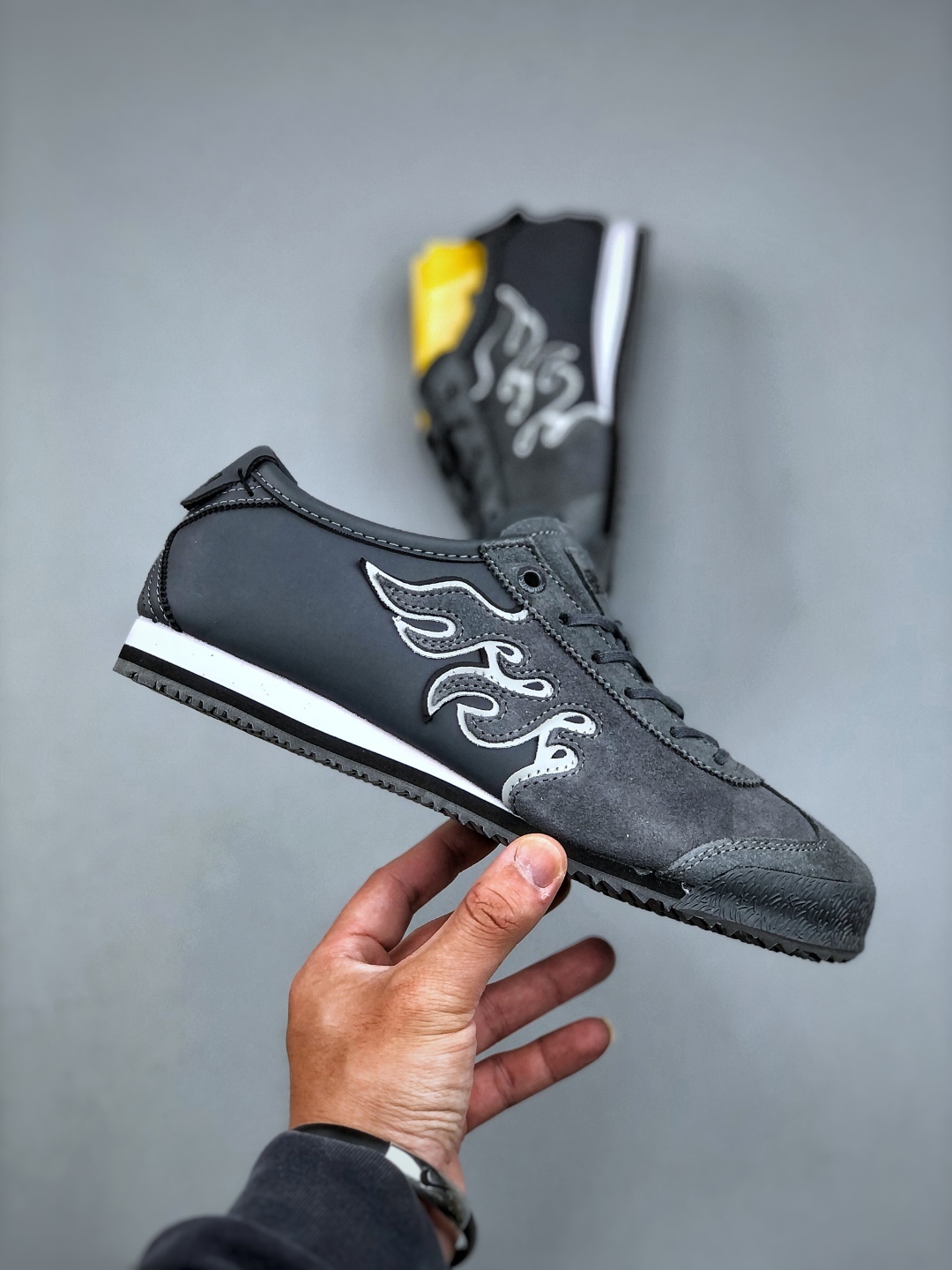 オニツカタイガー「Onitsuka Tiger」MEXICO 66 スリッポン スニーカー