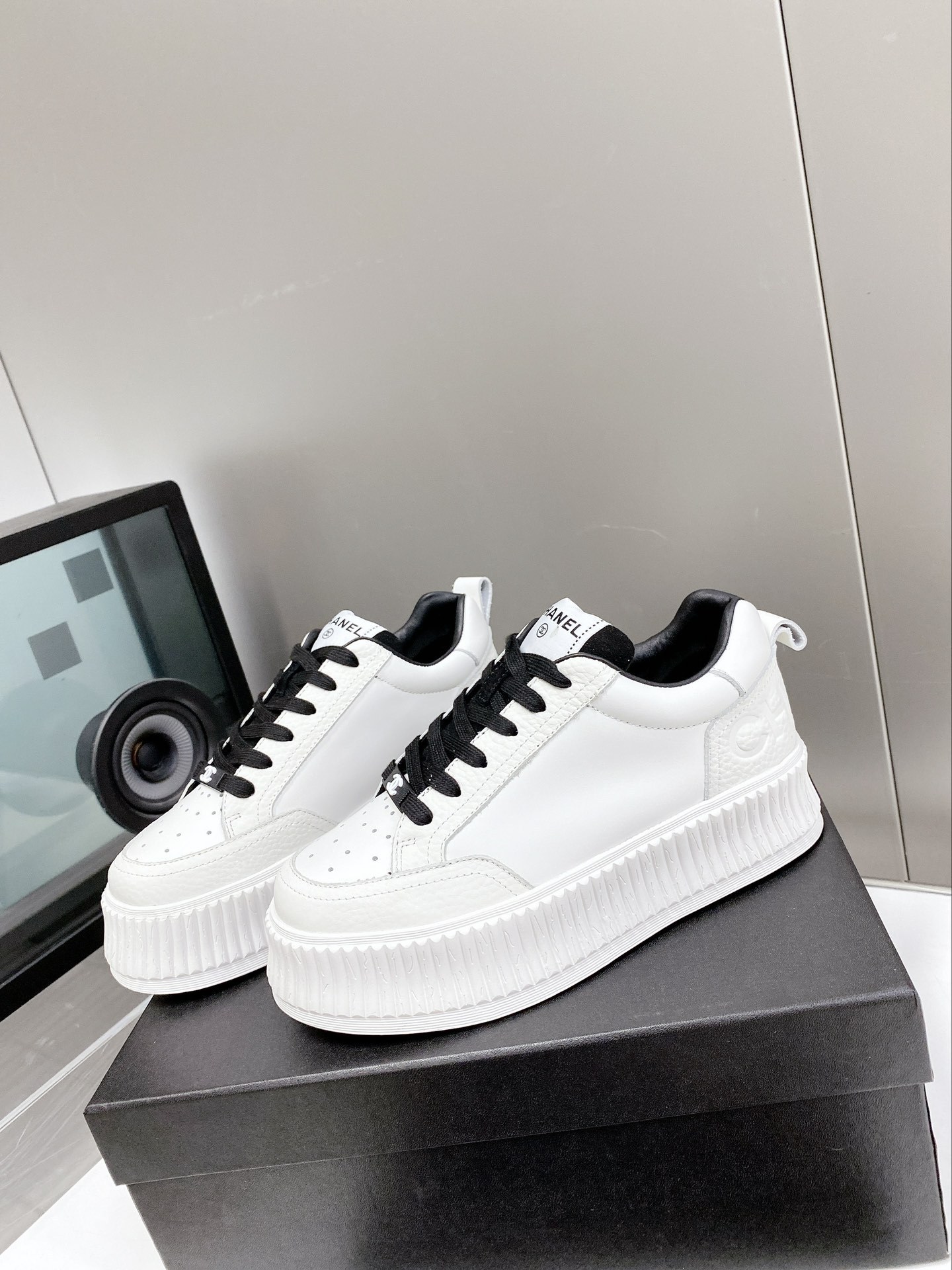 シャネル［Chanel］  2023SS パンダカラー スニーカー