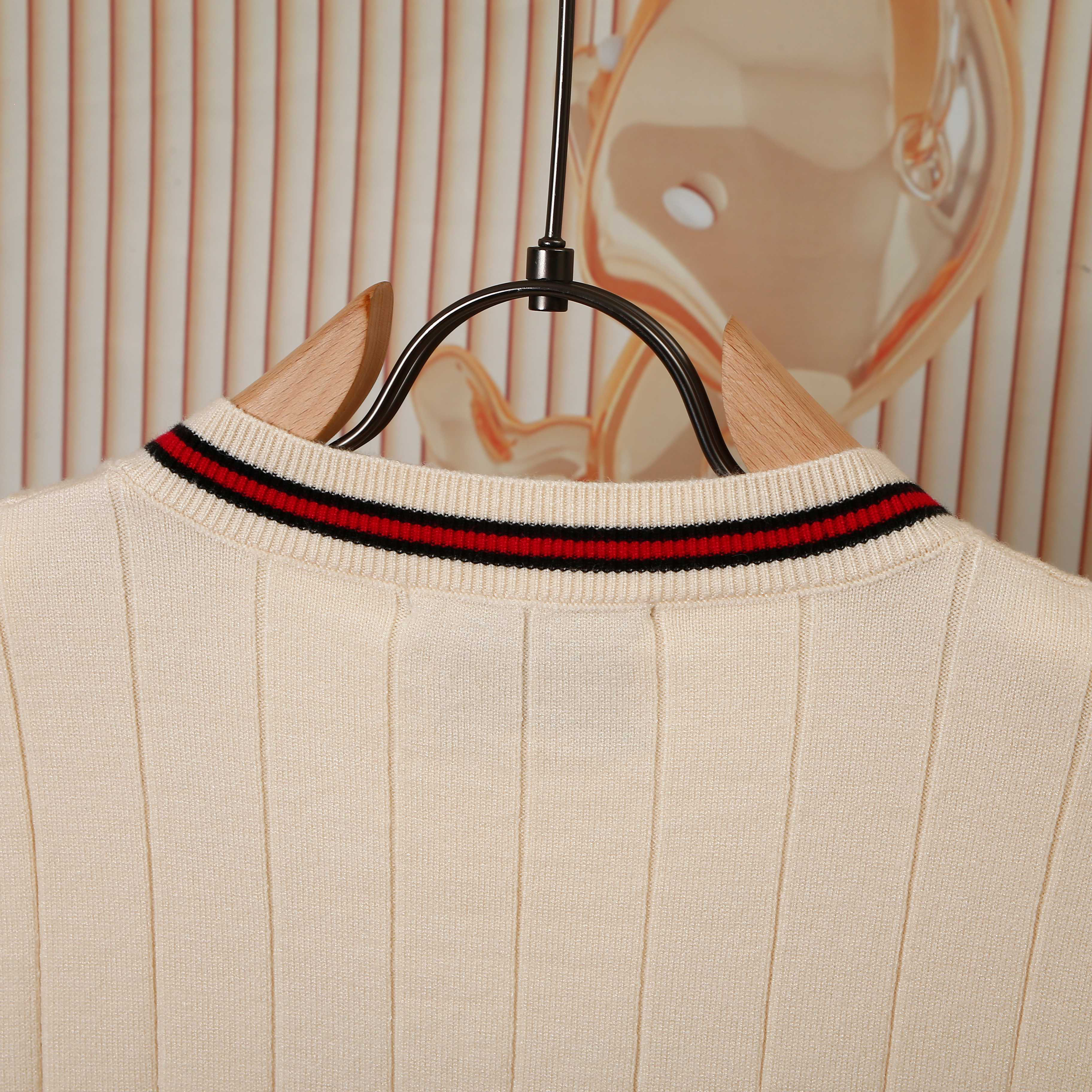 グッチ「Gucci」秋冬リブ編みグラデーションVネックニットセーター