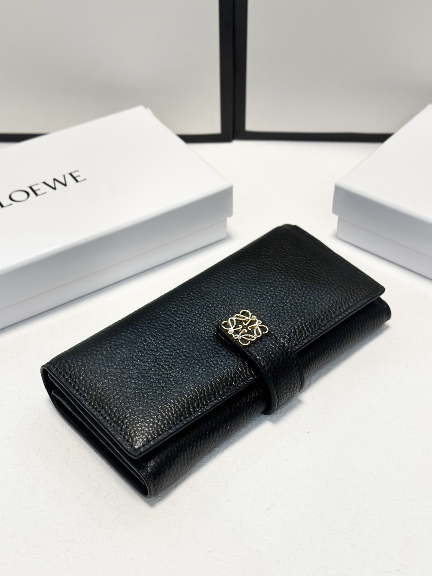 ロエベ「LOEWE」アナグラム コンティネンタル ウォレット（ペブルグレインカーフ）-isetant