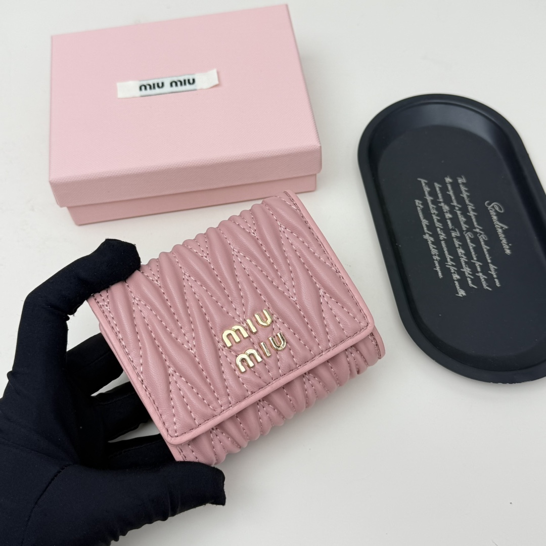 ミュウミュウ「Miu Miu」ミュウミュウ マテラッセ ラムスキン コンパクトバッグ 791 / ショルダーバッグ