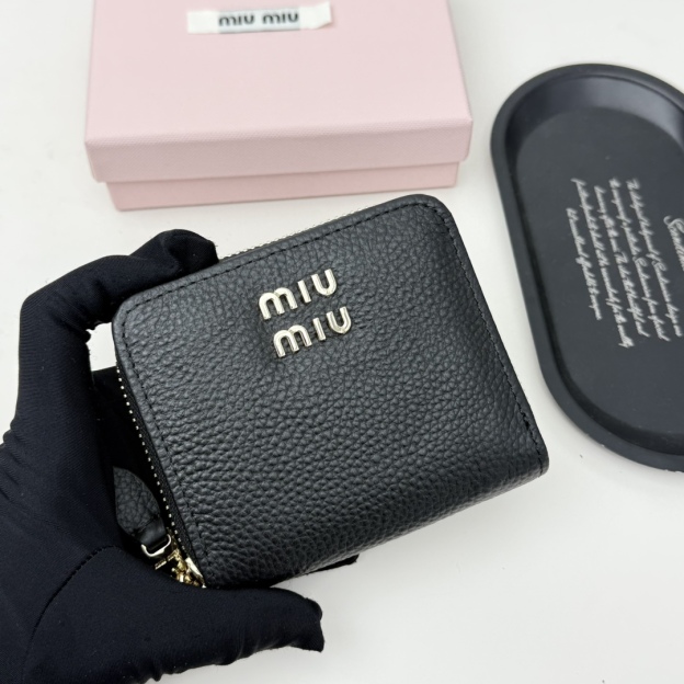 ミュウミュウ「Miu Miu」ミュウミュウ マテラッセ ラムスキン コンパクトバッグ 791 / ショルダーバッグ