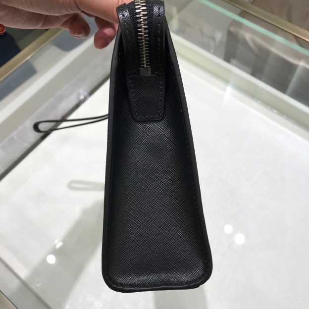 プラダ「Prada」メンズクラッチバッグ 2NE007 レザーアクセサリー
