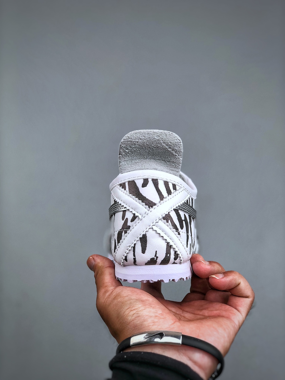 オニツカタイガー「Onitsuka Tiger」MEXICO 66 スリッポン スニーカー