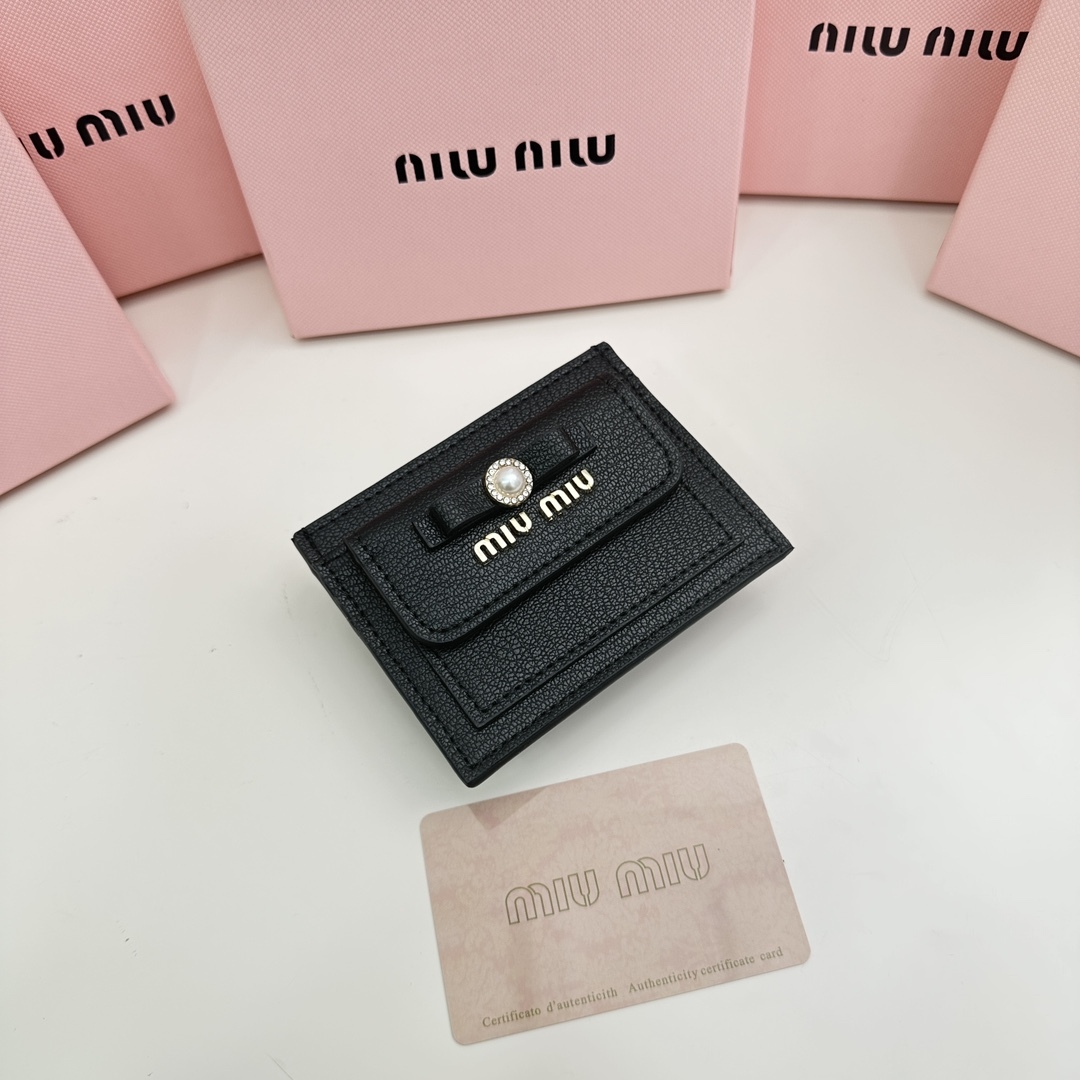 ミュウミュウ「Miu Miu」ミュウミュウ カーフスキン マルチウォレット 5236 / 二つ折り財布