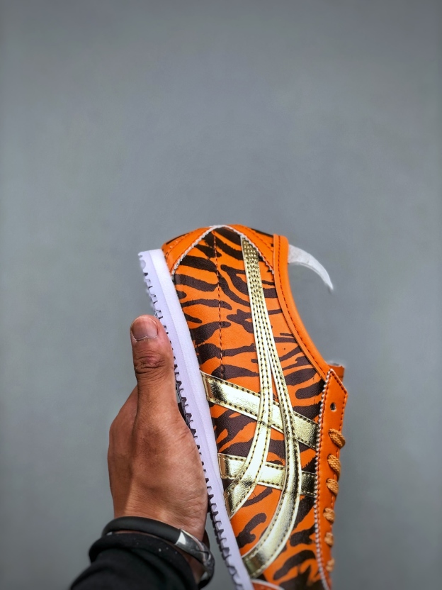 オニツカタイガー「Onitsuka Tiger」MEXICO 66 スリッポン スニーカー