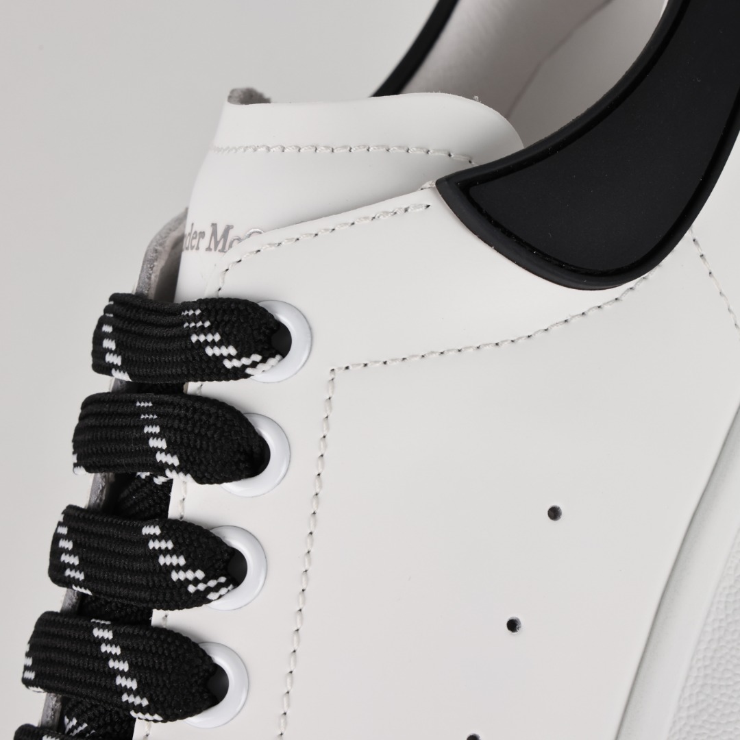 アレキサンダー・マックイーン「Alexander McQueen」アレキサンダーマックイーン オーバーサイズ スニーカー / レザースニーカー