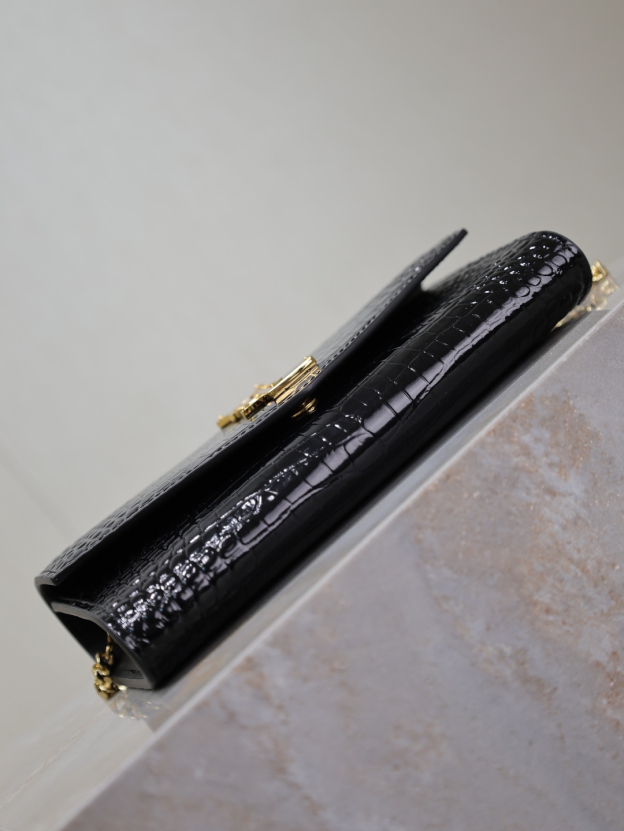 2026サンローラン「Saint Laurent UPTOWN チェーンウォレット