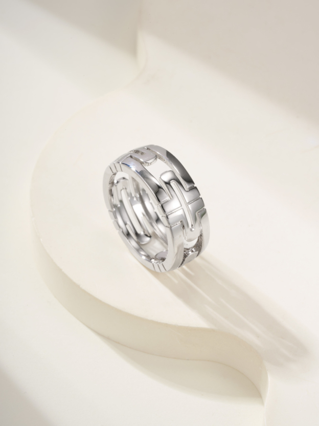 ブルガリ「Bvlgari」エレガントなリングコレクション