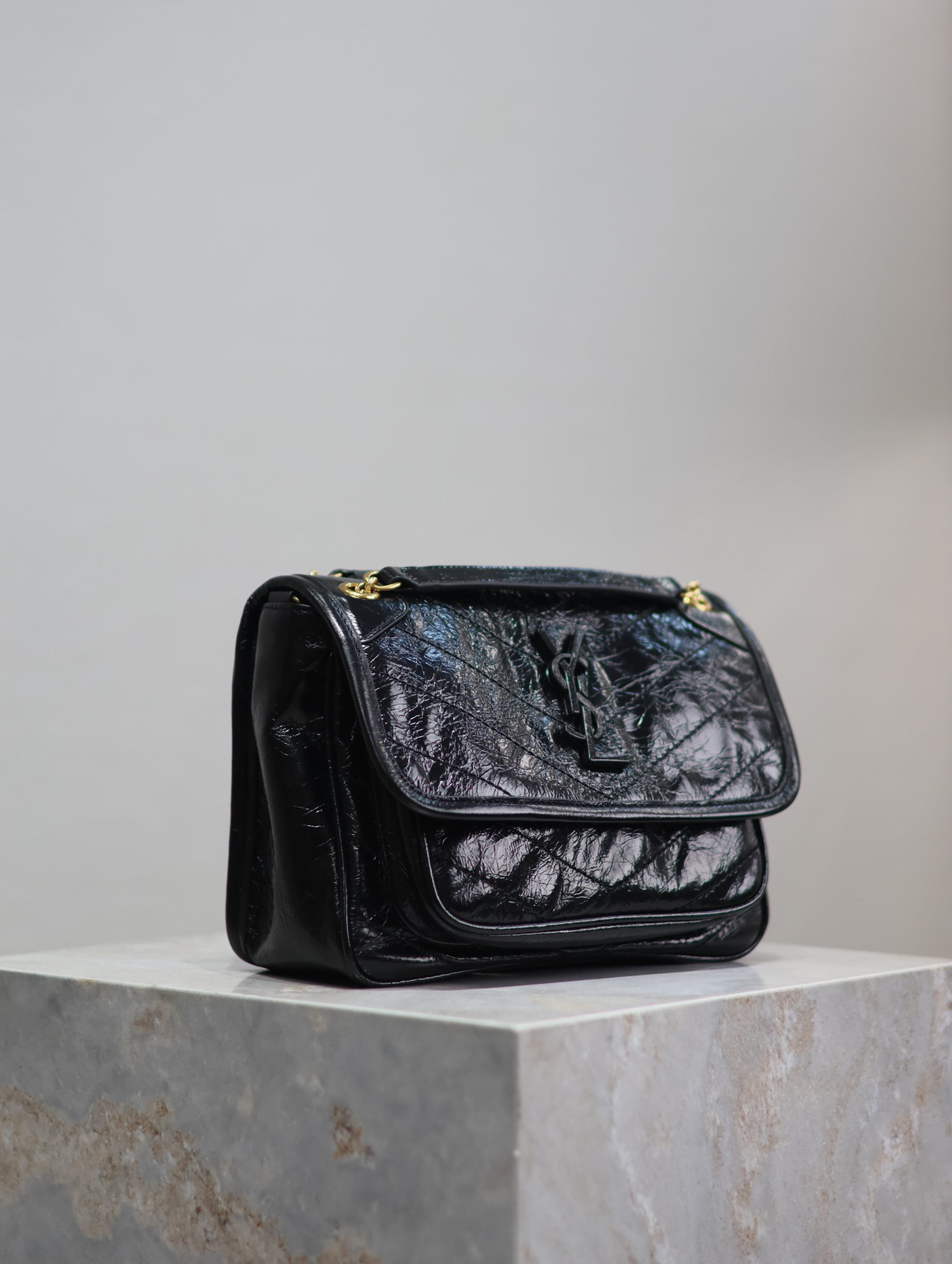 2026サンローラン「Saint Laurent NIKI スモール ヴィンテージクリンクルレザー チェーンショルダーバッグ